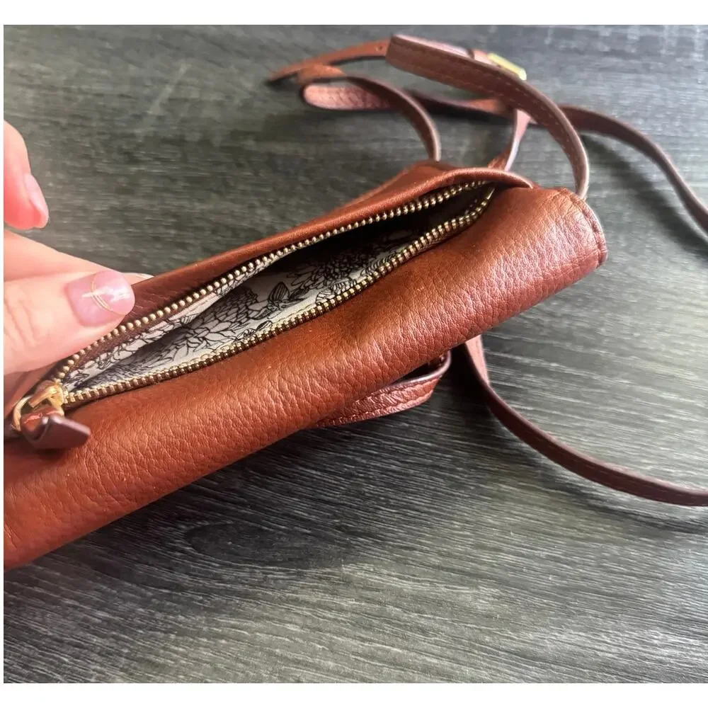 Vera Bradley Brown Leather Small Crossbody Wallet Removable‎ Strap